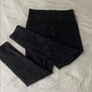 NWOT Wunder under lulu leggings